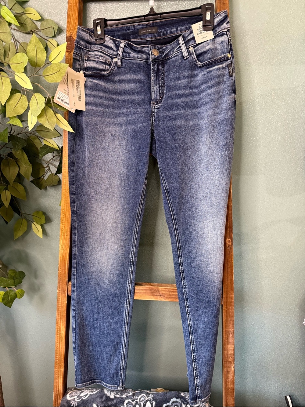 Silver Jeans Medium Blue Skinny Jeans with Faded Wash